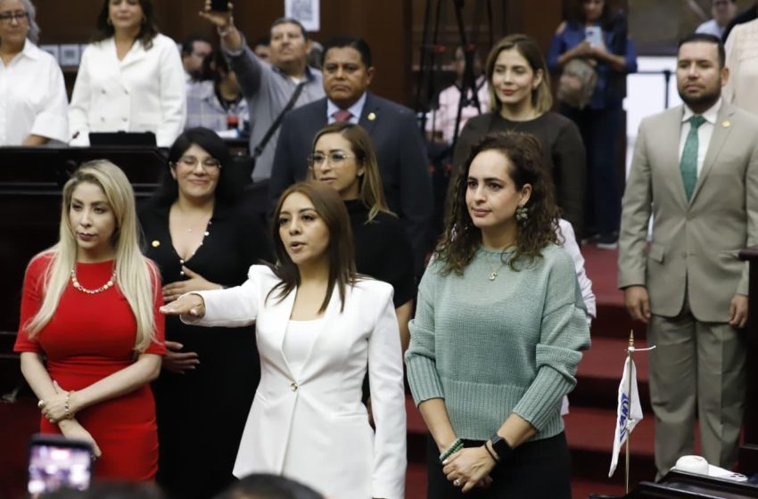  Designa 76 Legislatura a Estephania García como sindica municipal de Queréndaro