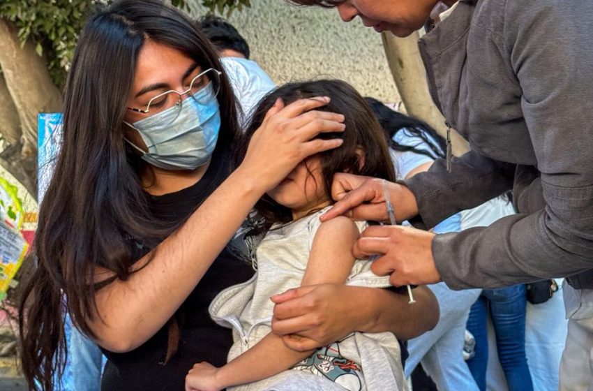  Llama Martí Batres a madres y padres de familia a vacunar a sus hijas e hijos contra el sarampión