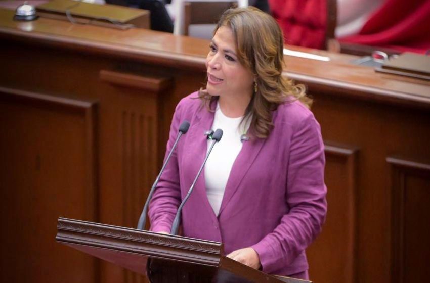  Fabiola Alanís impulsa reforma constitucional para sancionar la violencia política de género en Michoacán