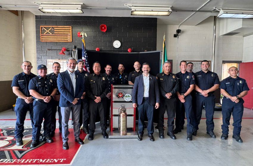  Ayuntamiento recibe donación de equipamiento para bomberos de Morelia
