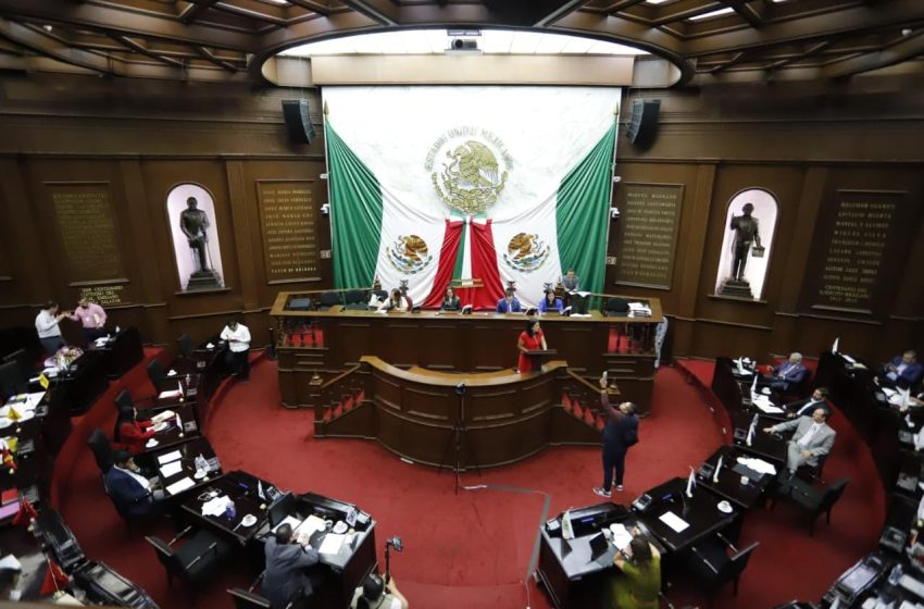  Adriana Contreras Figueroa y Juana Bravo Lázaro, acreedoras a la Condecoración “La Mujer Michoacana”
