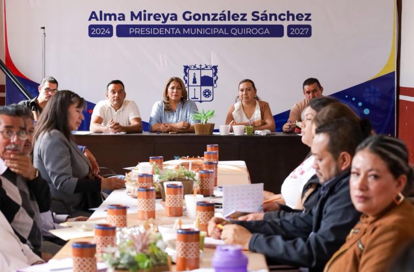  Fortalece gobierno de Quiroga coordinación con comunidad educativa para próximos eventos