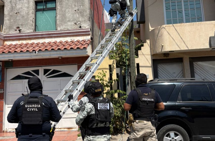  FGE desmantela red de vigilancia ilegal en Apatzingán; aseguran 11 cámaras “parásitas”