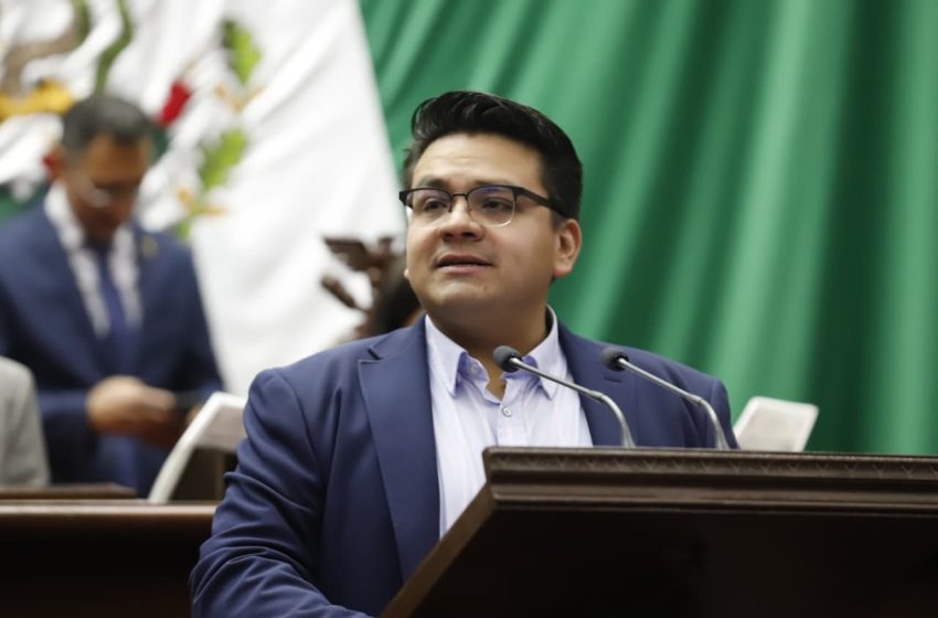  Gobernar es cumplir demostrando resultados: Toño Carreño