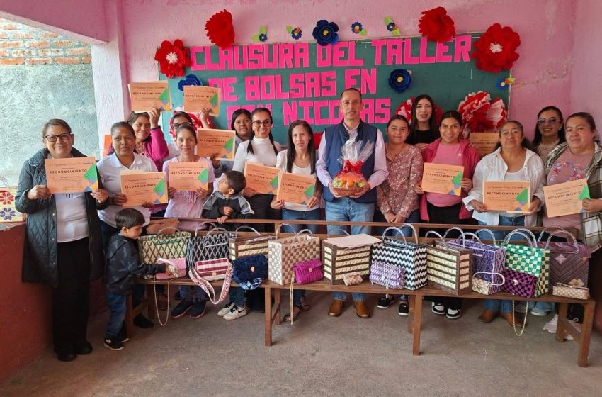  Impulsa Julio César Conejo Alejos el emprendimiento de mujeres en comunidades de Morelos