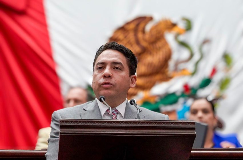  Presenta Iván Vera iniciativa de Ley de Juicio Político para fortalecer la rendición de cuentas en Michoacán