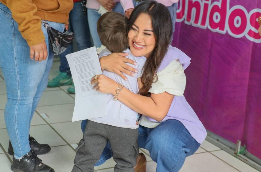  Monica Valdez Pulido entrega apoyos funcionales y actas de nacimiento en Zacapu