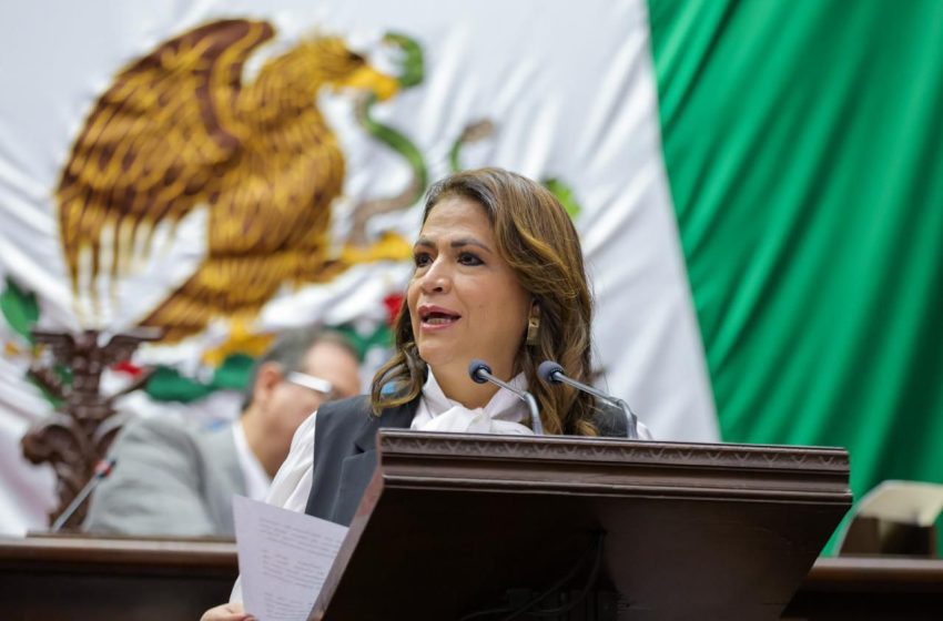  Fabiola Alanís reconoce inversión histórica en educación, clave para la transformación de Michoacán