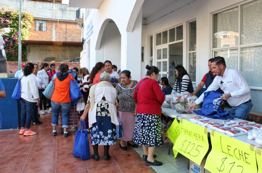  Lleva Hugo Servín la Casa de Acción Social Móvil a Tenencia Morelos