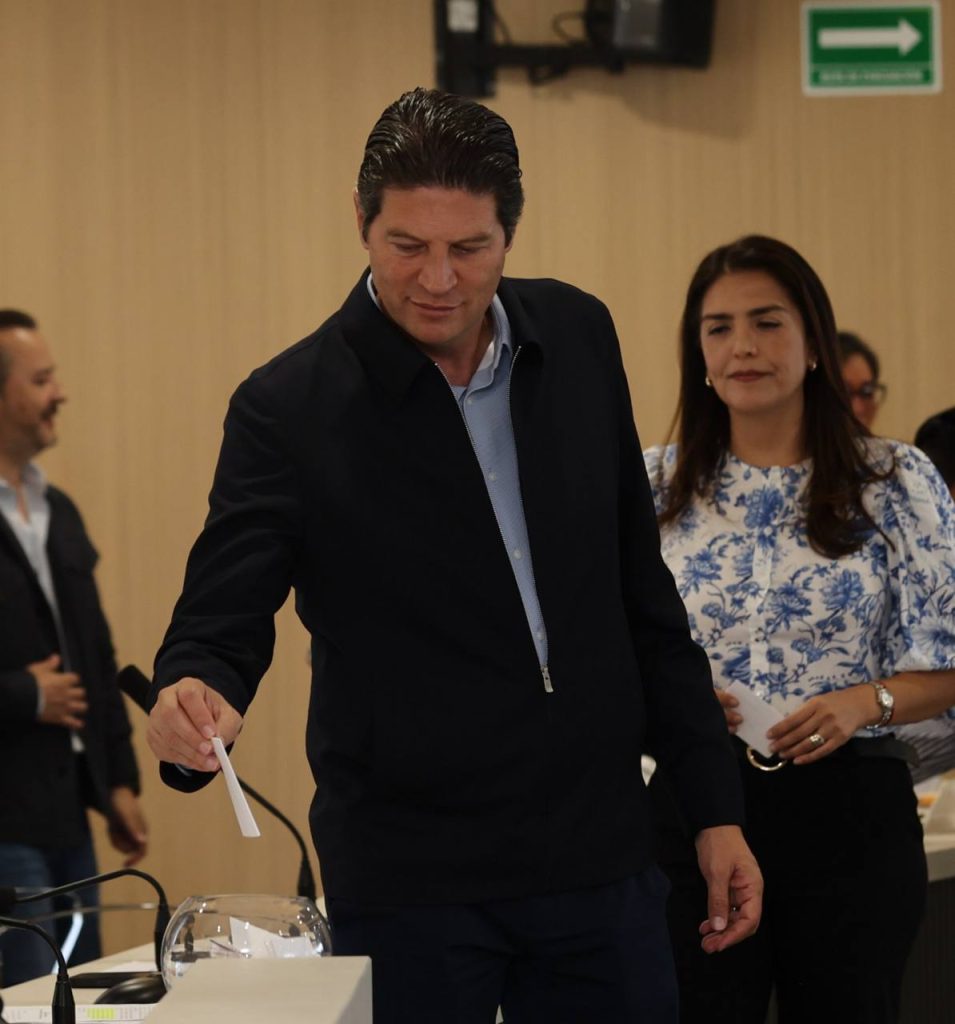Presea Generalísimo Morelos 2026, para Enrique Ramírez Villalón 2 GobMorPreseaRmzVill2