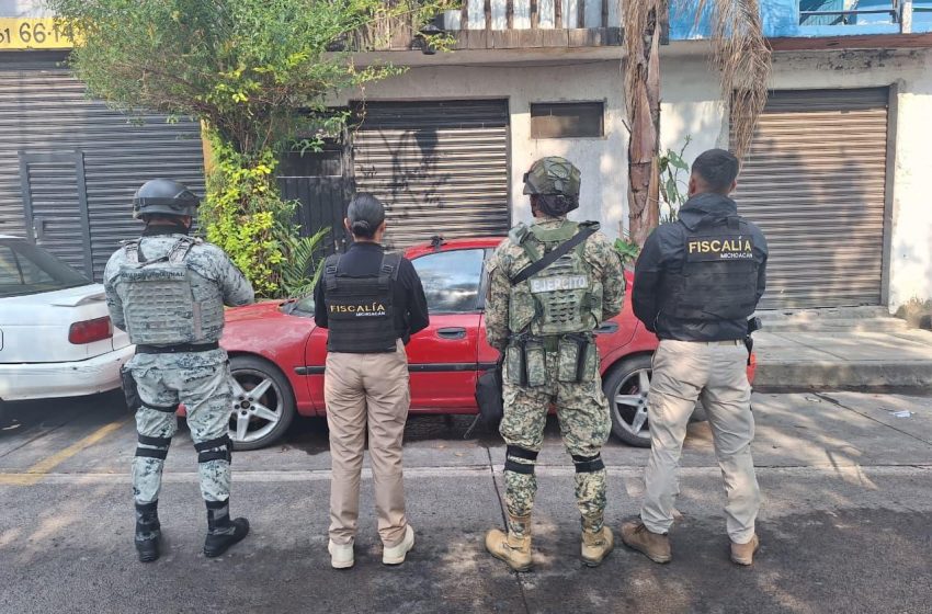  FGE ejecuta tres cateos en Morelia; asegura narcótico y detiene a tres personas