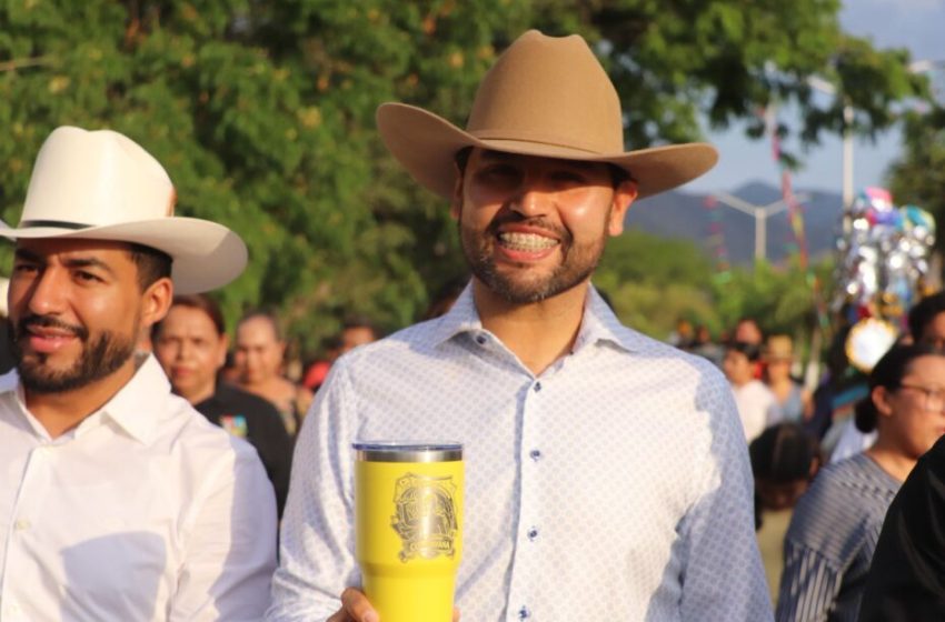  Destaca Octavio Ocampo producción platanera en inauguración de la Feria Regional del Plátano en Coahuayana