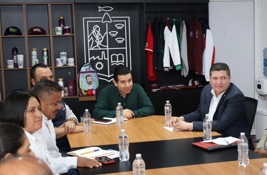  Atiende Vicente Gómez a docentes de educación superior
