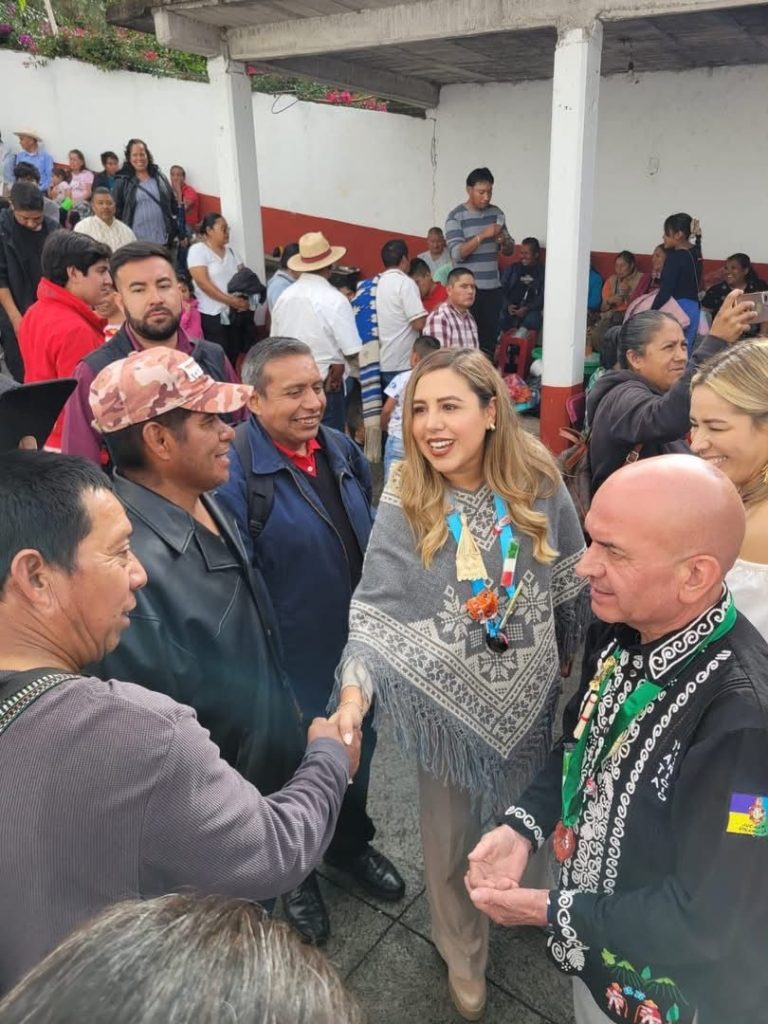 Dayana Pérez acompaña celebración de Corpus Christi y torneo tradicional de básquetbol en Ichupio 3 img 20260622 wa01424672954916086938312